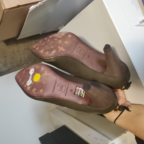 Sz 37 and 38 NIB $410 Humanoid heels